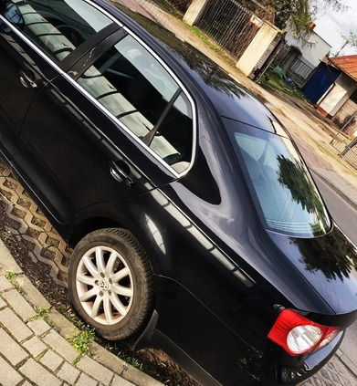 Volkswagen Jetta cena 9900 przebieg: 312000, rok produkcji 2007 z Łomianki małe 407